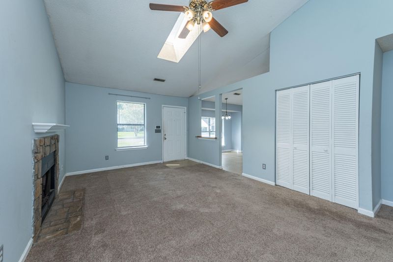 8306 Whitehaven Dr, North Charleston, SC 29420