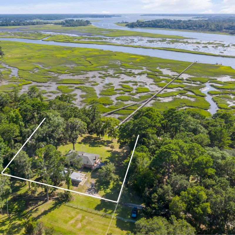 4596 Retreat Dr, Johns Island, SC 29455