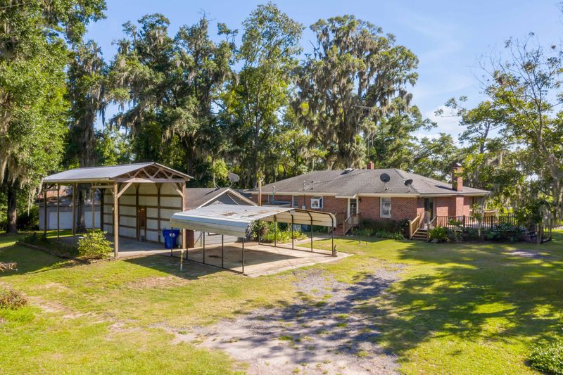 4596 Retreat Dr, Johns Island, SC 29455