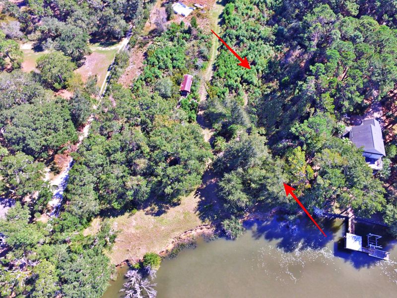 8312 Palmetto Rd, Edisto Island, SC 29438