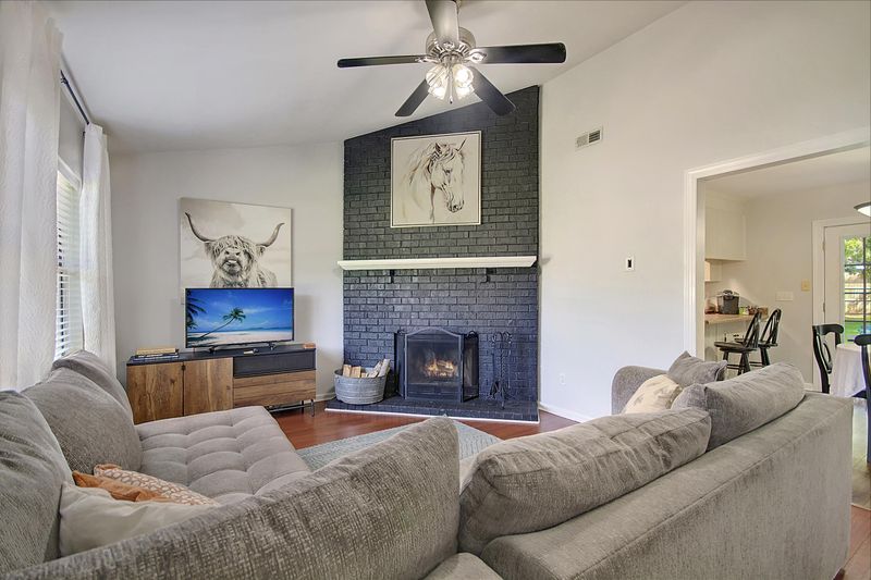 2760 Donner Ave, North Charleston, SC 29406