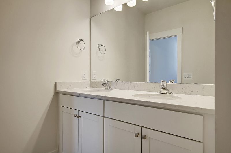 5102 Park Creek Ave, North Charleston, SC 29418