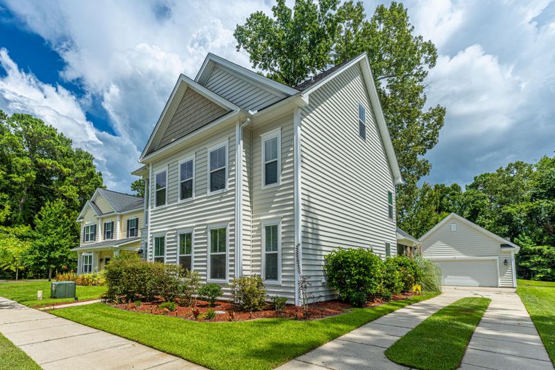 3006 Scuba Dr, Charleston, SC 29414