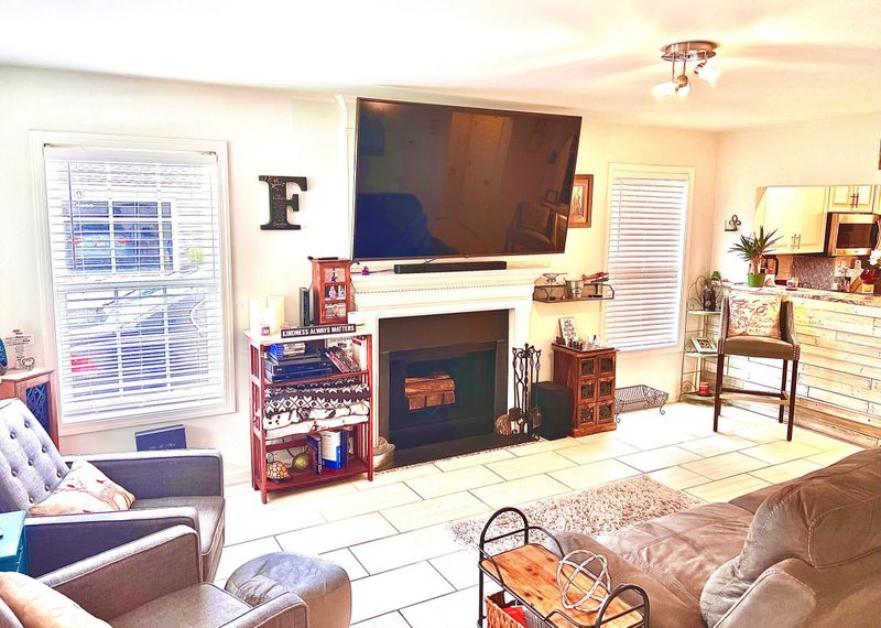 1409 Water Edge Dr, Charleston, SC 29492