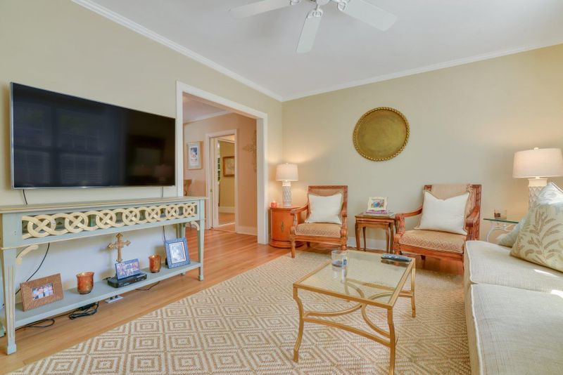 8 Lyttleton St, Charleston, SC 29407