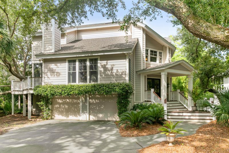 5 Beachwood W, Isle Of Palms, SC 29451