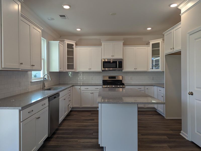 2909 Siebold Dr, North Charleston, SC 29406