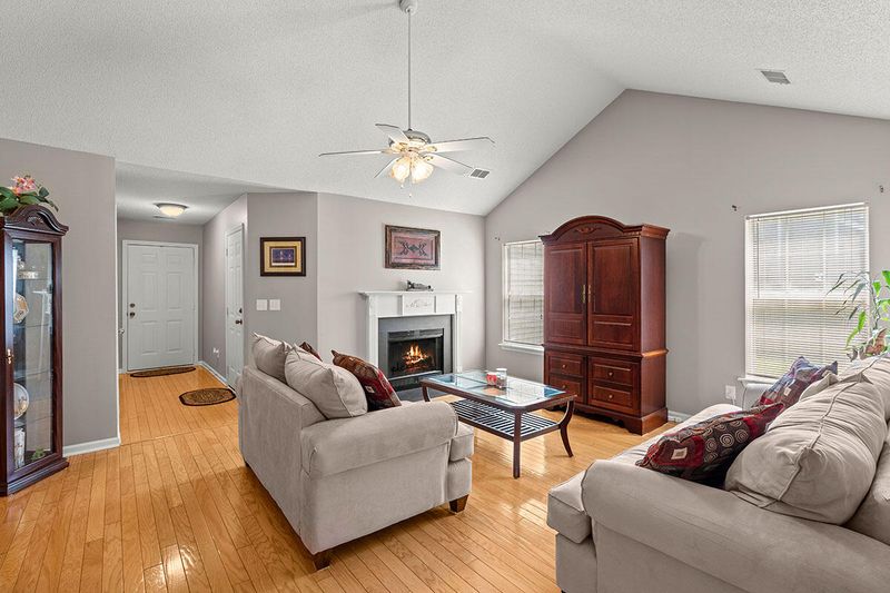 123 Hearthstone Cir, Goose Creek, SC 29445