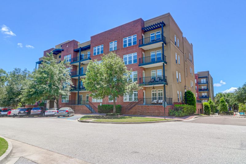 145 Pier View St #208, Daniel Island, SC 29492