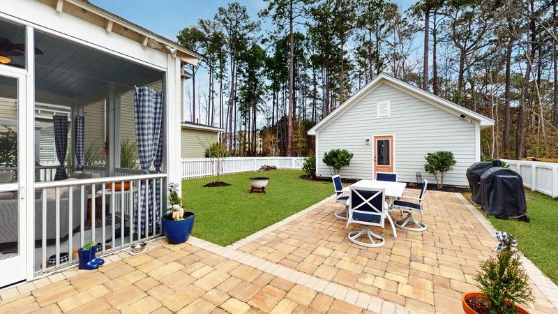 2009 Codorus Ln, Hanahan, SC 29410