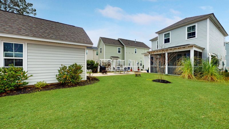 2009 Codorus Ln, Hanahan, SC 29410