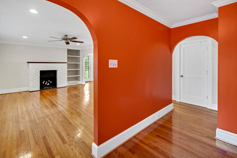 315 S Gum St, Summerville, SC 29483