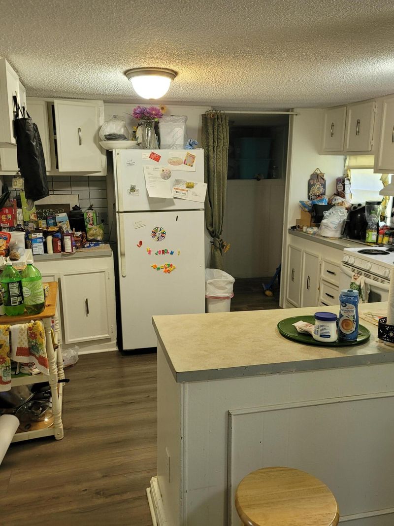 332 General Moultrie Dr, Bonneau, SC 29431