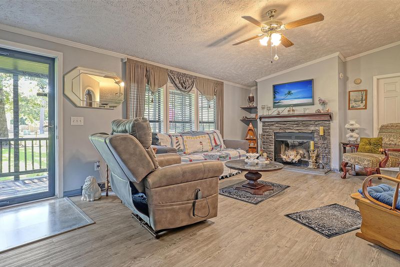407 Vine St, Summerville, SC 29483