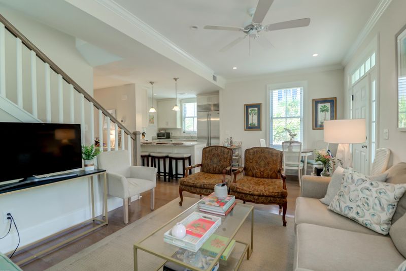 11 Dereef Ct, Charleston, SC 29403