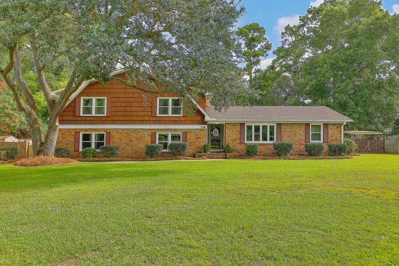 116 Axtell Dr, Summerville, SC 29485