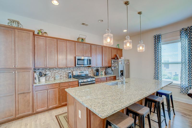 4146 Home Town Ln, Ravenel, SC 29470