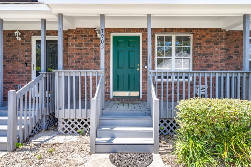 7905 Shadow Oak Dr, North Charleston, SC 29406
