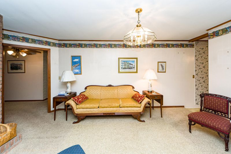 361 Hobcaw Dr, Mount Pleasant, SC 29464