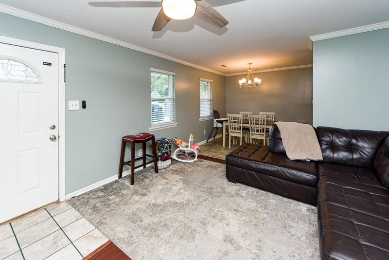 217 Shamrock Dr, Summerville, SC 29483