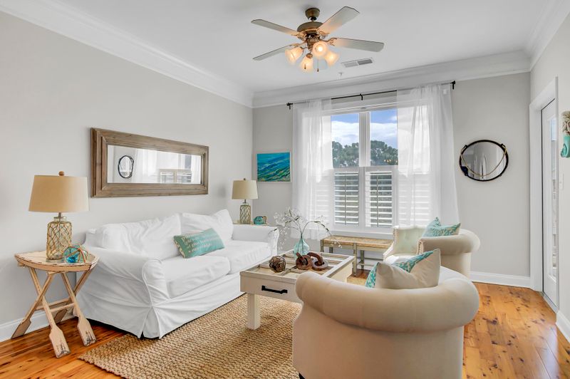 2244 Ashley Crossing Dr #233, Charleston, SC 29414