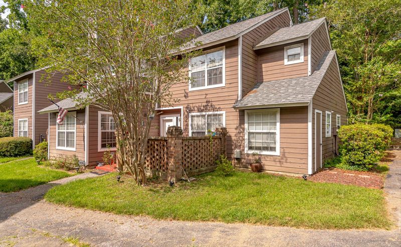 128 Luden Dr #B, Summerville, SC 29483