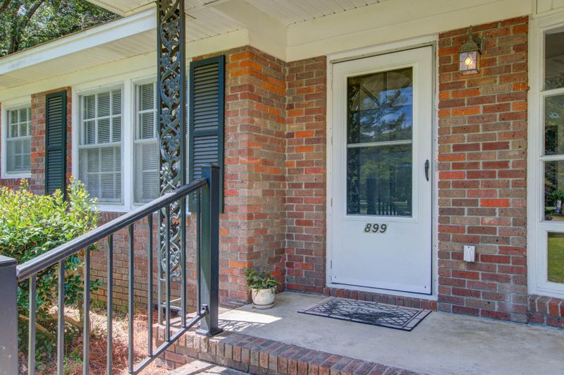 899 Quail Dr, Charleston, SC 29412