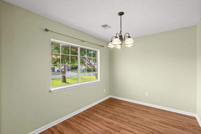12 Regency Oaks Dr, Summerville, SC 29485