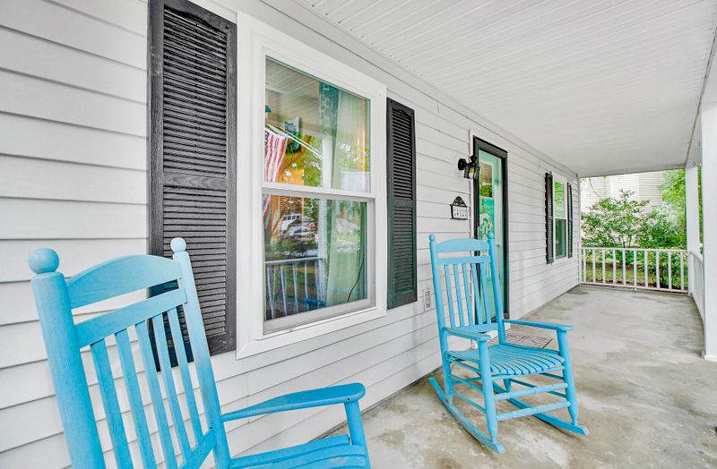 412 Crestwood Dr, Summerville, SC 29483