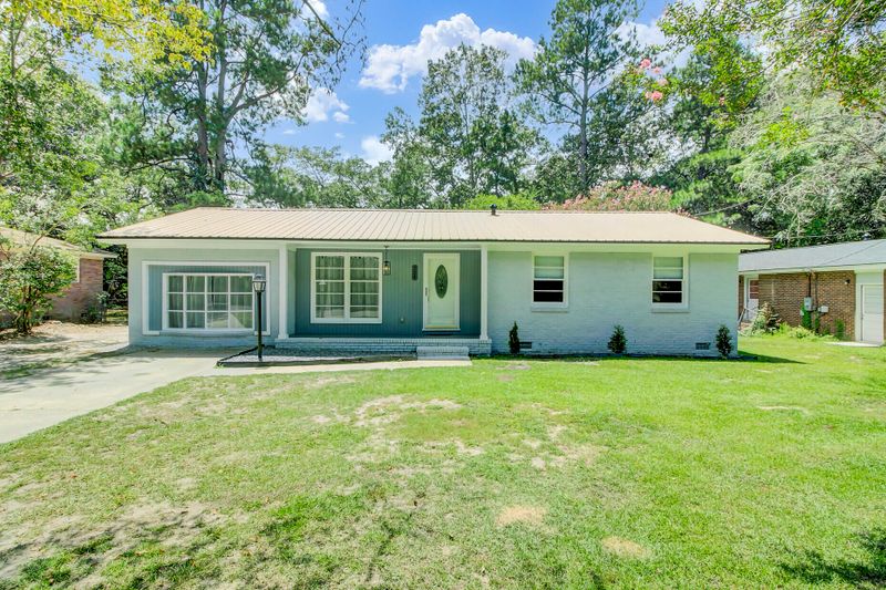 724 E 3rd North St, Summerville, SC 29485