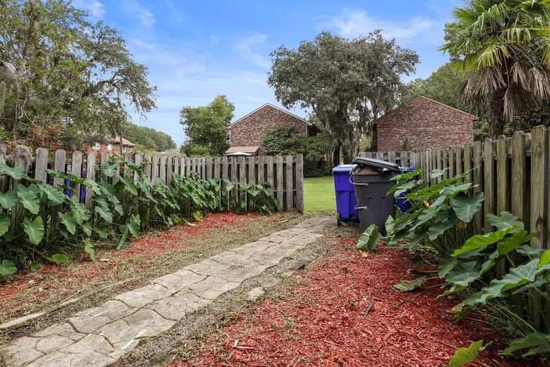 4405 Great Oak Dr, North Charleston, SC 29418