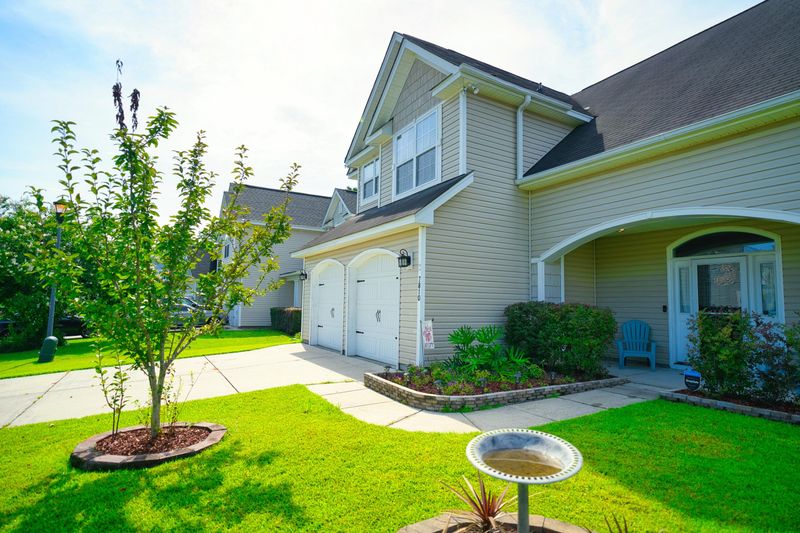 7810 Expedition Dr, North Charleston, SC 29420