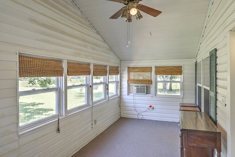 251 Planters Ln, Saint Stephen, SC 29479