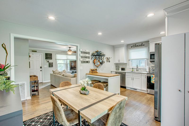 5447 Pennsylvania Ave, North Charleston, SC 29406