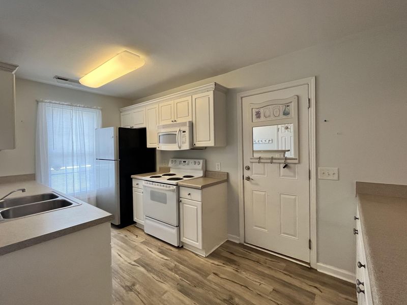 310 Reagan Dr, Summerville, SC 29486