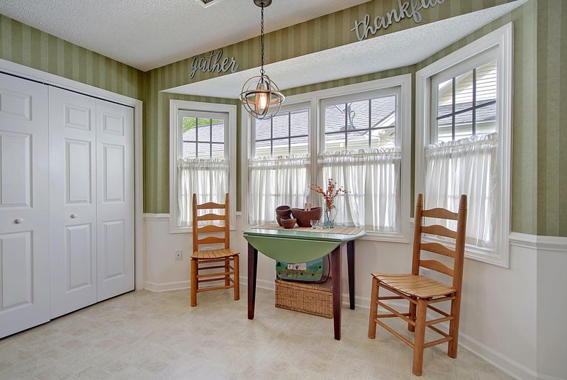 9033 Delancey Cir, North Charleston, SC 29406