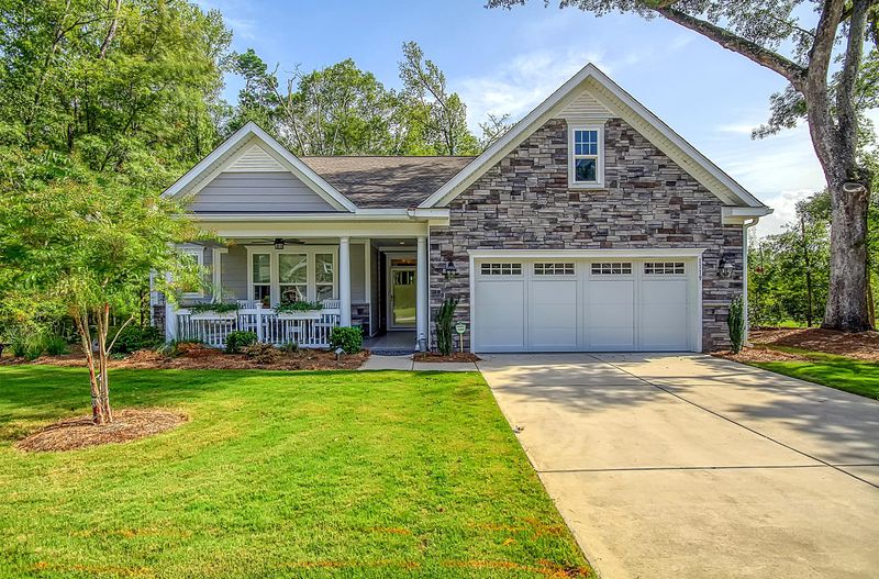 1119 Old Field Dr, Summerville, SC 29483