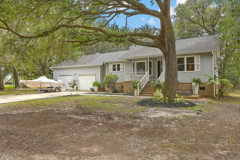 4641 Sunny Ln, North Charleston, SC 29405