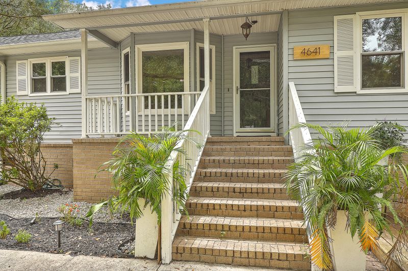 4641 Sunny Ln, North Charleston, SC 29405