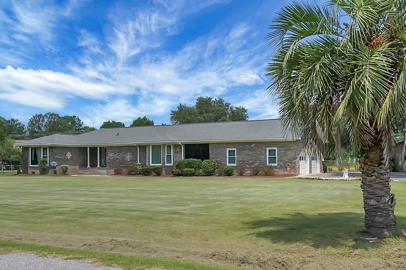 414 Elrod Dr, Goose Creek, SC 29445