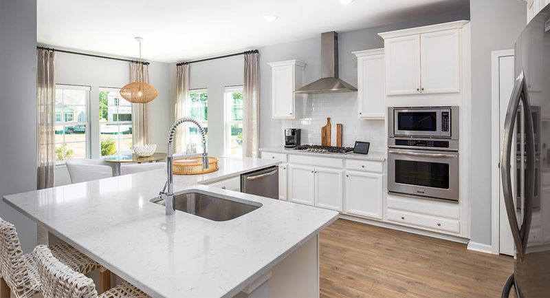 205 Red Bluff St, Summerville, SC 29483