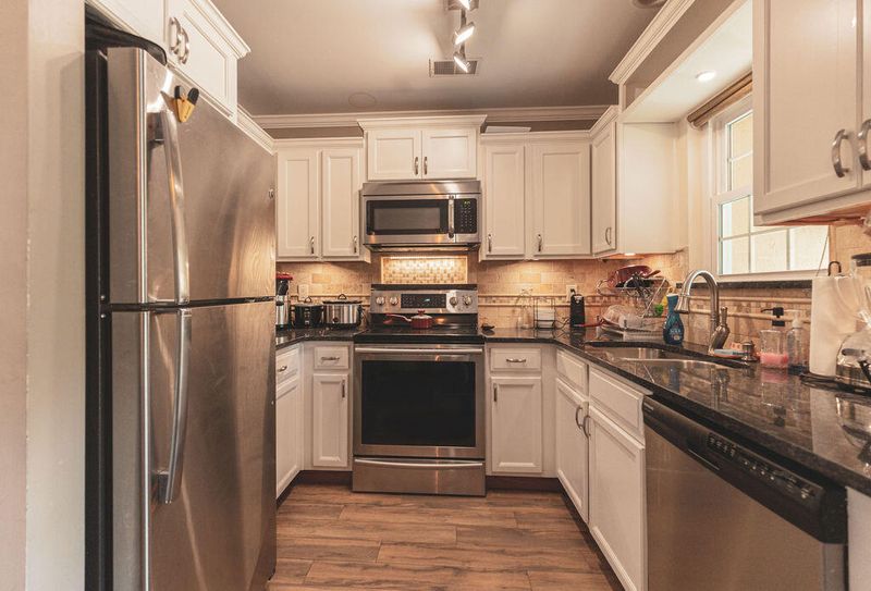 8098 Shadow Oak Dr, North Charleston, SC 29406
