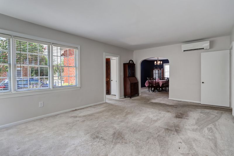 4 Trapman St, Charleston, SC 29401