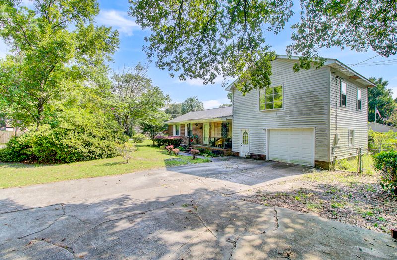 8954 Salamander Rd, North Charleston, SC 29406