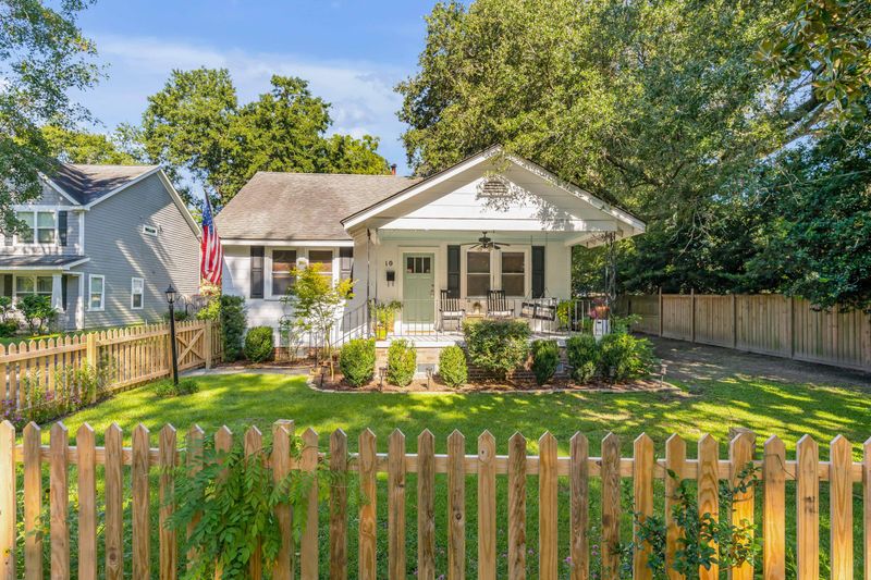 10 Apollo Rd, Charleston, SC 29407