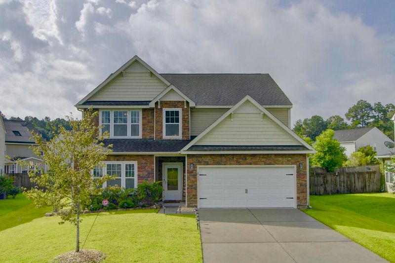 211 Medford Dr, Summerville, SC 29485