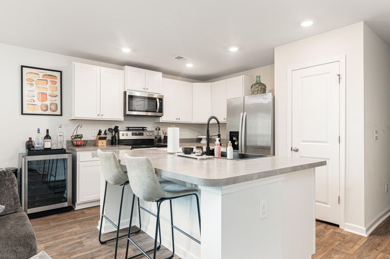 4687 Palm View Cir, North Charleston, SC 29418