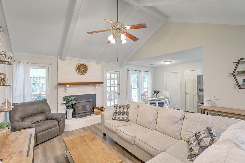506 Longleaf Rd, Summerville, SC 29486