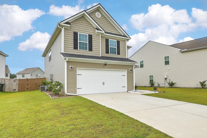 201 Daniels Creek Cir, Goose Creek, SC 29445