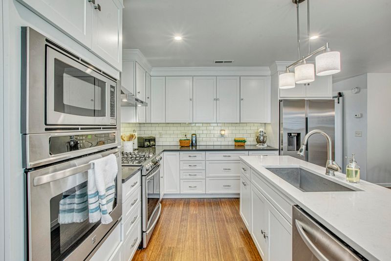 217 White Church Ln, Summerville, SC 29485